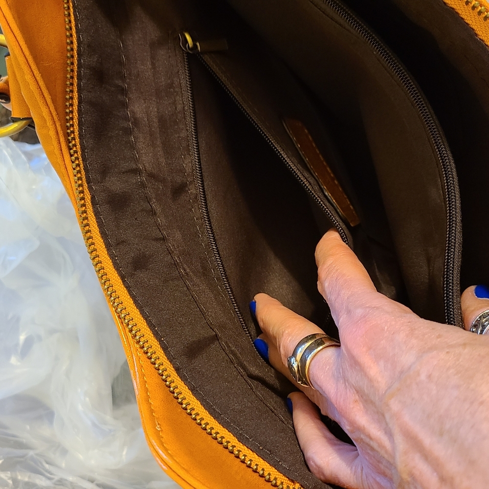 Coach-like Purse - Picture 8 of 9